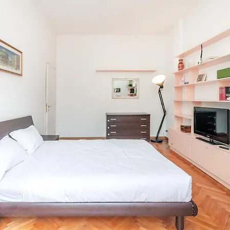 Double In The Center - 20 Min Walk From Duomo Guest house