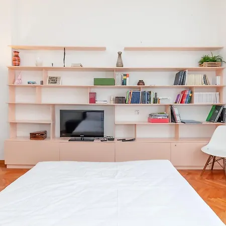 Guest house Double In The Center - 20 Min Walk From Duomo